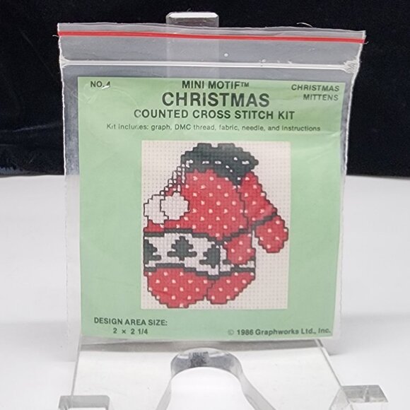 1986 Mini Motif Christmas Counted Cross Stitch Kit Christmas Mittens VTG #4 - Picture 1 of 2